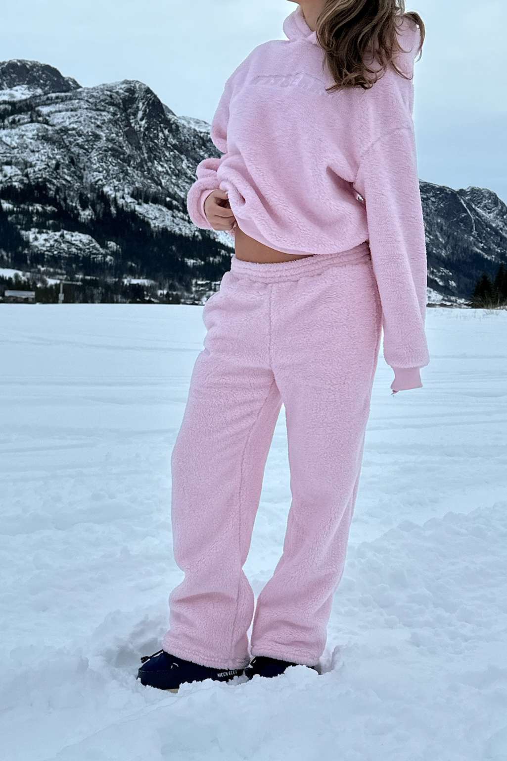 DROP 11TH FEB - SNOW BUNNY FLARED JOGGERS