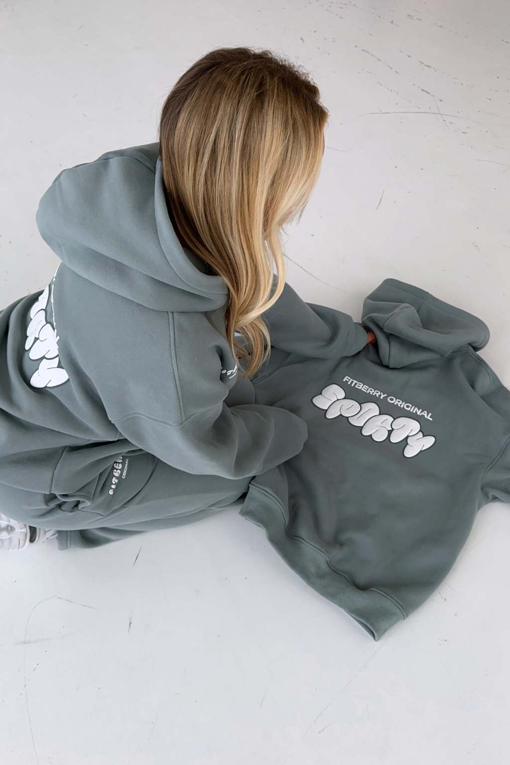 SPORTY OVERSIZED HOODIE