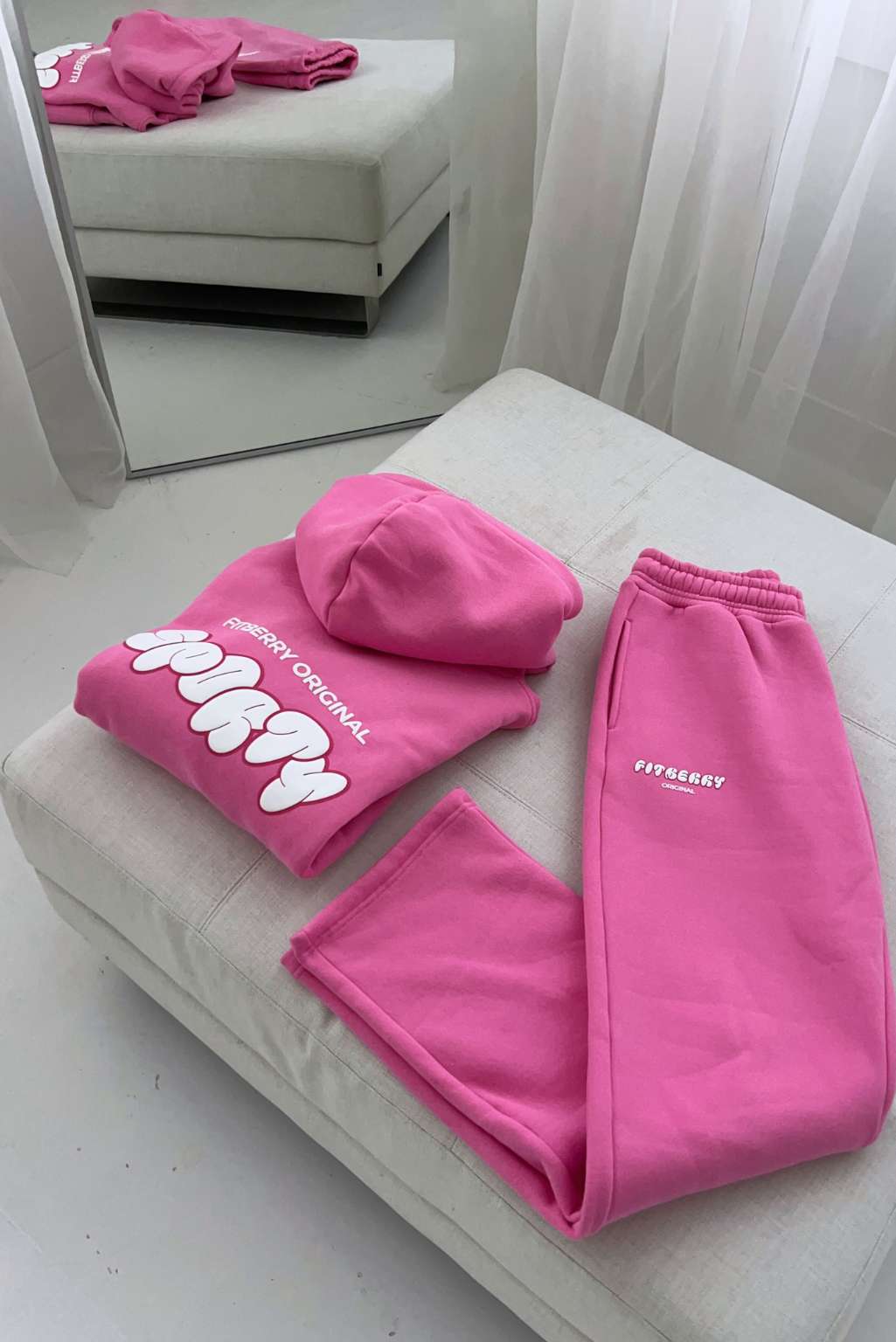 SPORTY OVERSIZED HOODIE